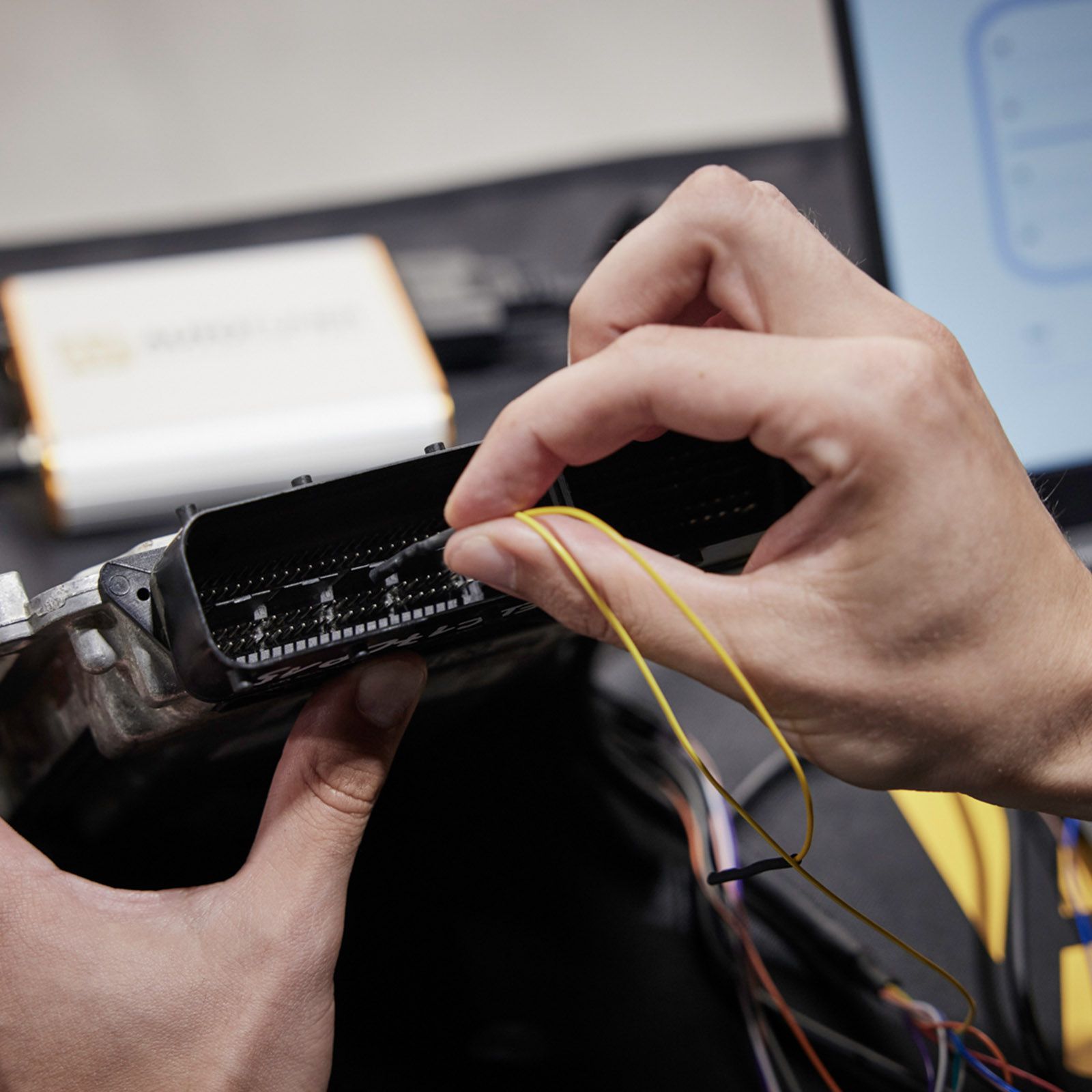 Versão escrava da ferramenta do AutoTuner original ECU/TCU Apoio à ferramenta de programação OBD Banco Iniciação Sem assinatura Correção automática da soma de verificação